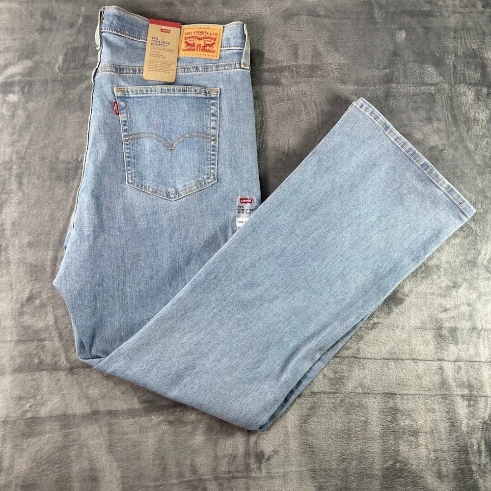 Levis Jeans Womens 18 Blue Denim Pants 725 High Rise Bootcut Stretch Light Wash - Picture 1 of 11